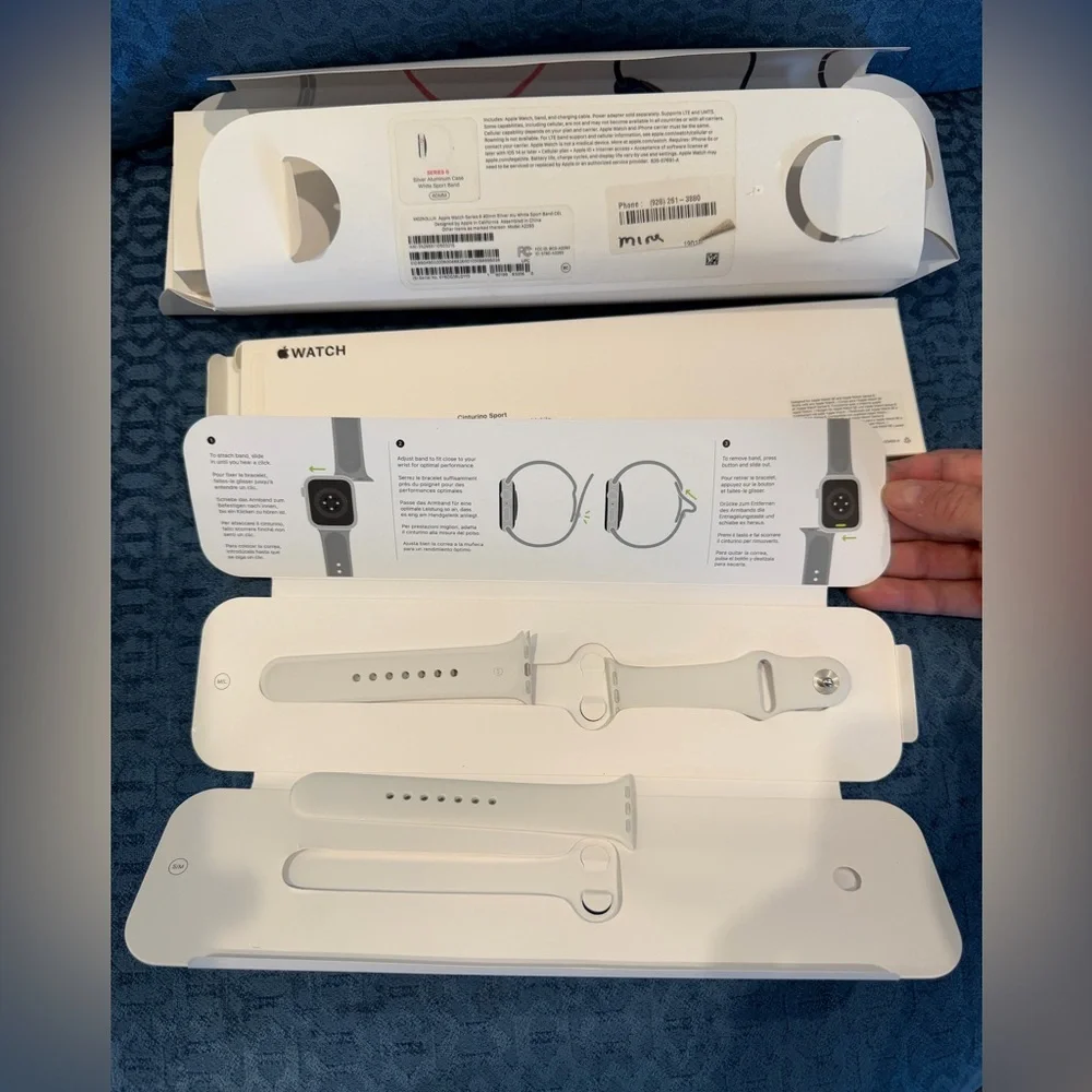Apple Watch Series 6 silver alum 40mm white sports band